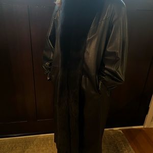 Leather coat EUC Fox trim